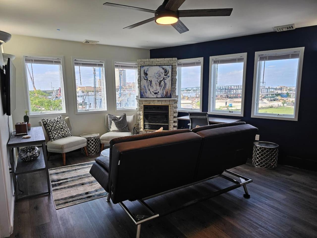 Apartment Do With Ac Waterfront Marina Penthouse